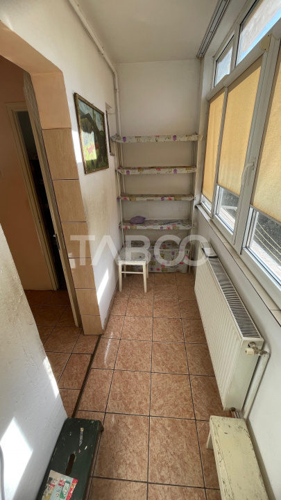 Apartament de vanzare 2 camere cu vedere la munte etaj 4 Vasile Aaron