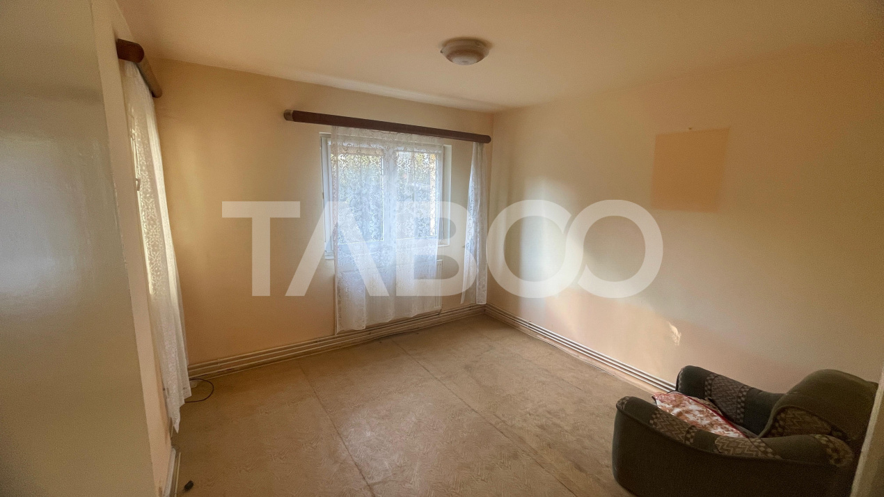 Apartament de vanzare 2 camere cu vedere superba etaj 4 Vasile Aaron