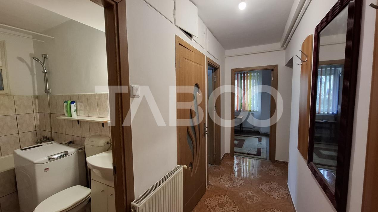 Apartament de vanzare 2 camere decomandat 54 mp zona Vasile Aaron 