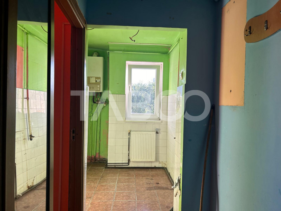 Apartament de vanzare 2 camere decomandate 33 mp zona Stejarului