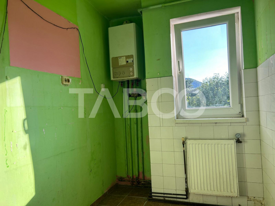Apartament de vanzare 2 camere decomandate 33 mp zona Stejarului