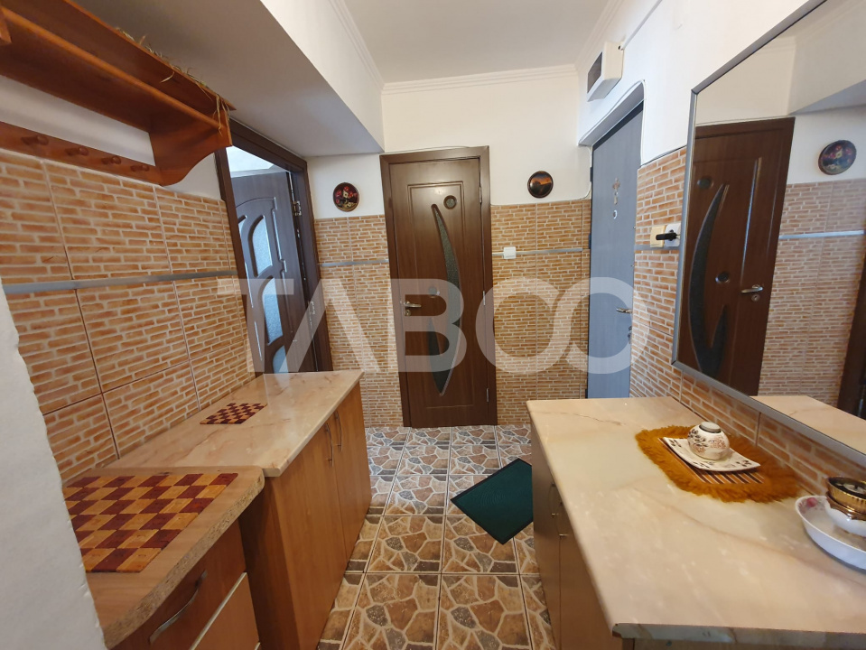 Apartament de vanzare 2 camere decomandate etaj 2 zona Parcului