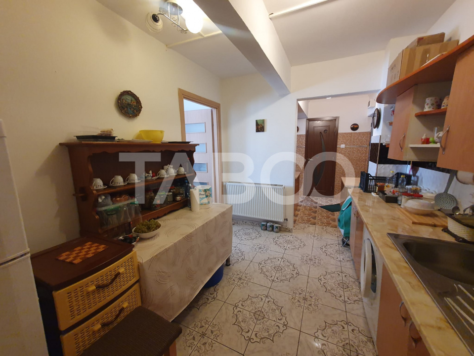 Apartament de vanzare 2 camere decomandate etaj 2 zona Parcului