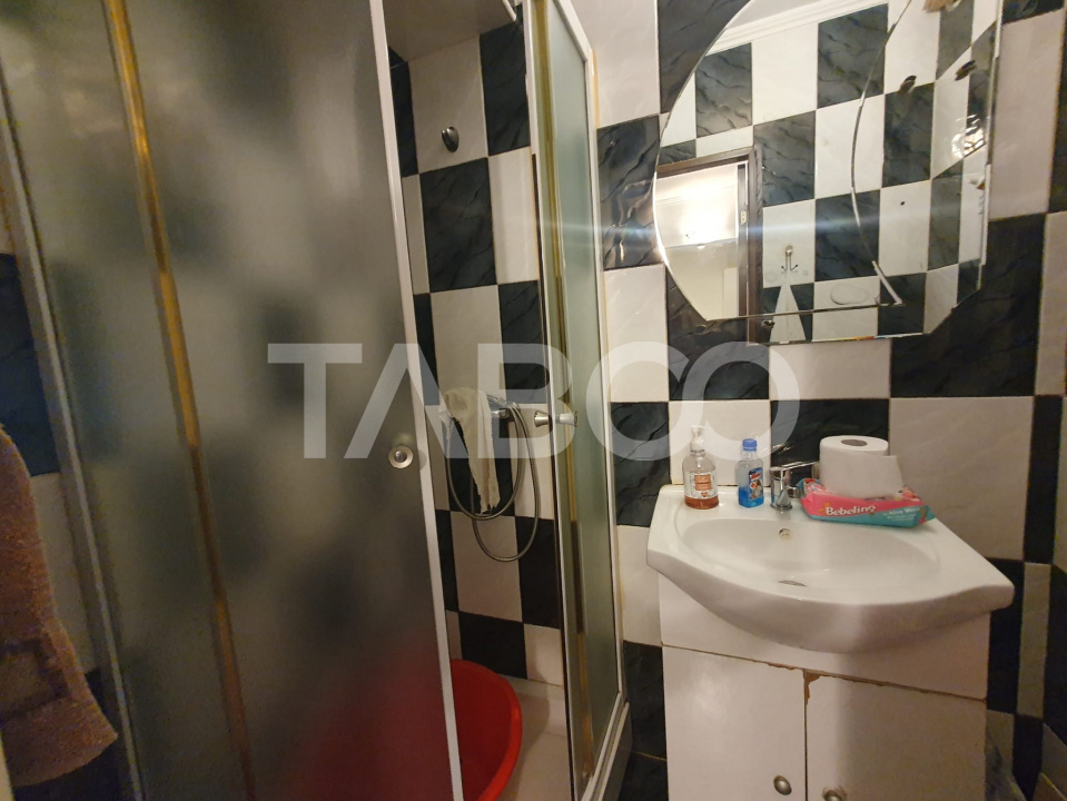 Apartament de vanzare 2 camere decomandate etaj 2 zona Parcului