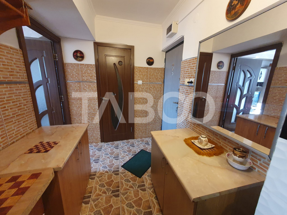 Apartament de vanzare 2 camere decomandate etaj 2 zona Parcului