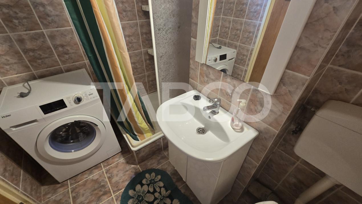 Apartament de vanzare 2 camere decomandate etaj intermediar Strand