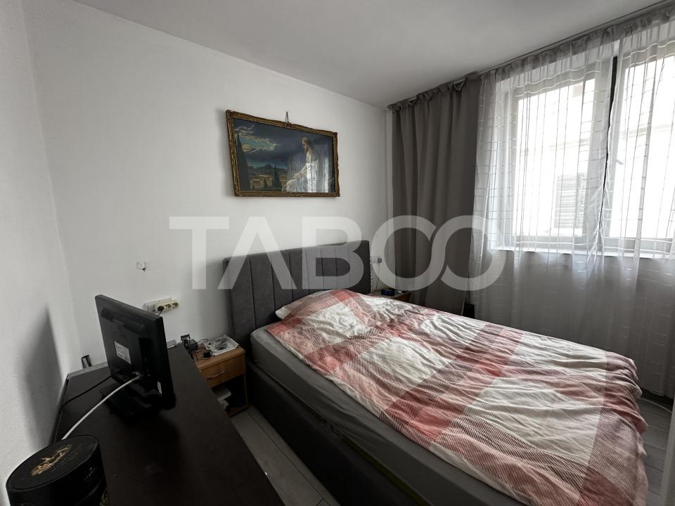 Apartament de vanzare 2 camere decomandate si pivnita in Orasul de Jos