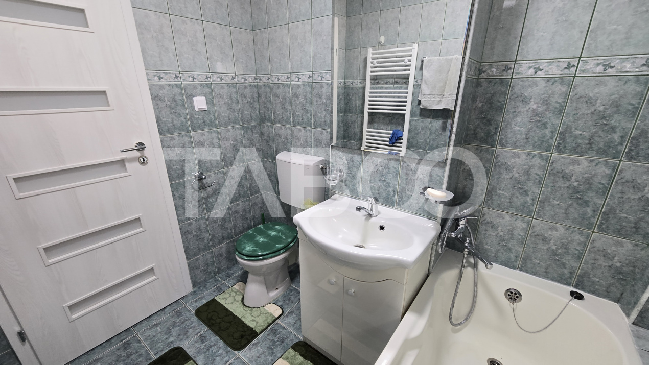 Apartament de vanzare 2 camere etaj intermediar balcon Strand 