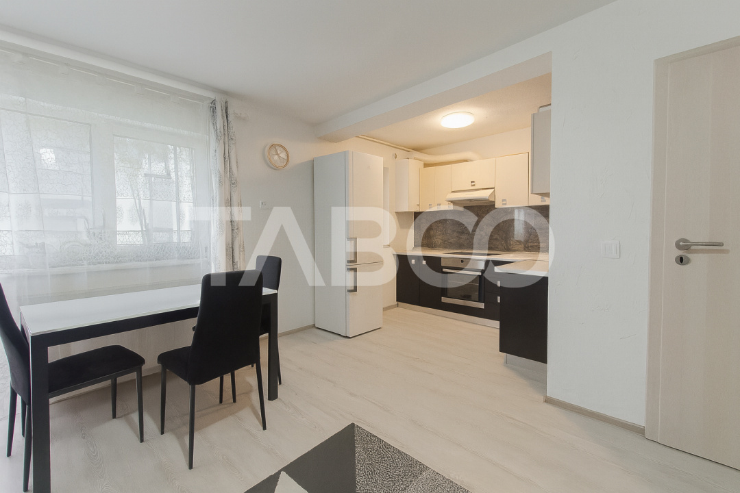 Apartament de vanzare 2 camere la etaj 1 + bloc cu gradina privata