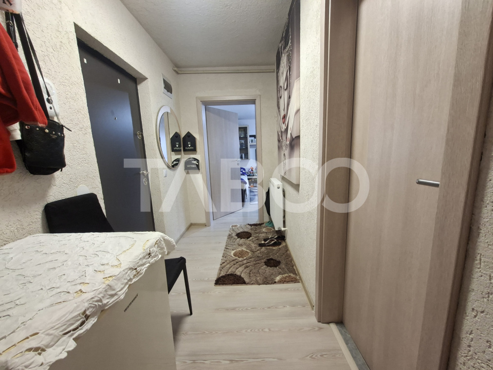 Apartament de vanzare 2 camere la etaj 1 + bloc cu gradina privata
