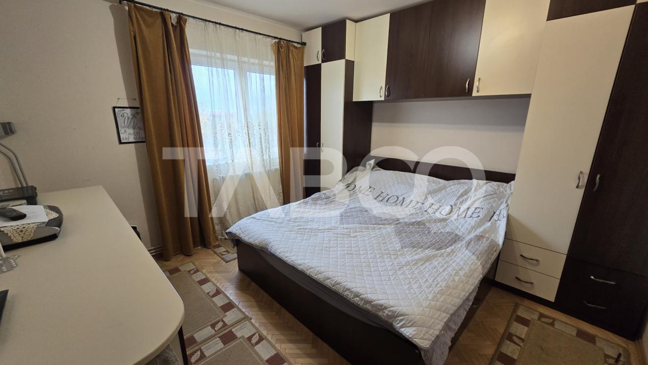Apartament de vanzare 2 camere la etaj intermediar in zona Siretului