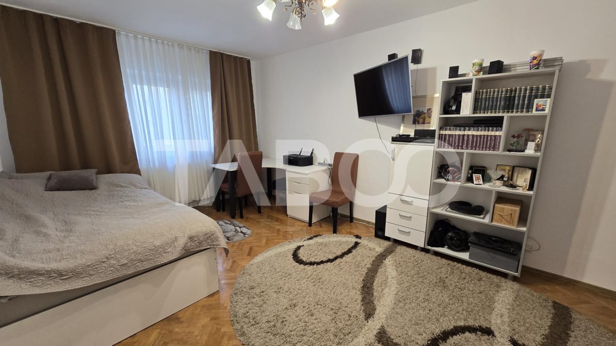 Apartament de vanzare 2 camere la etaj intermediar in zona Siretului