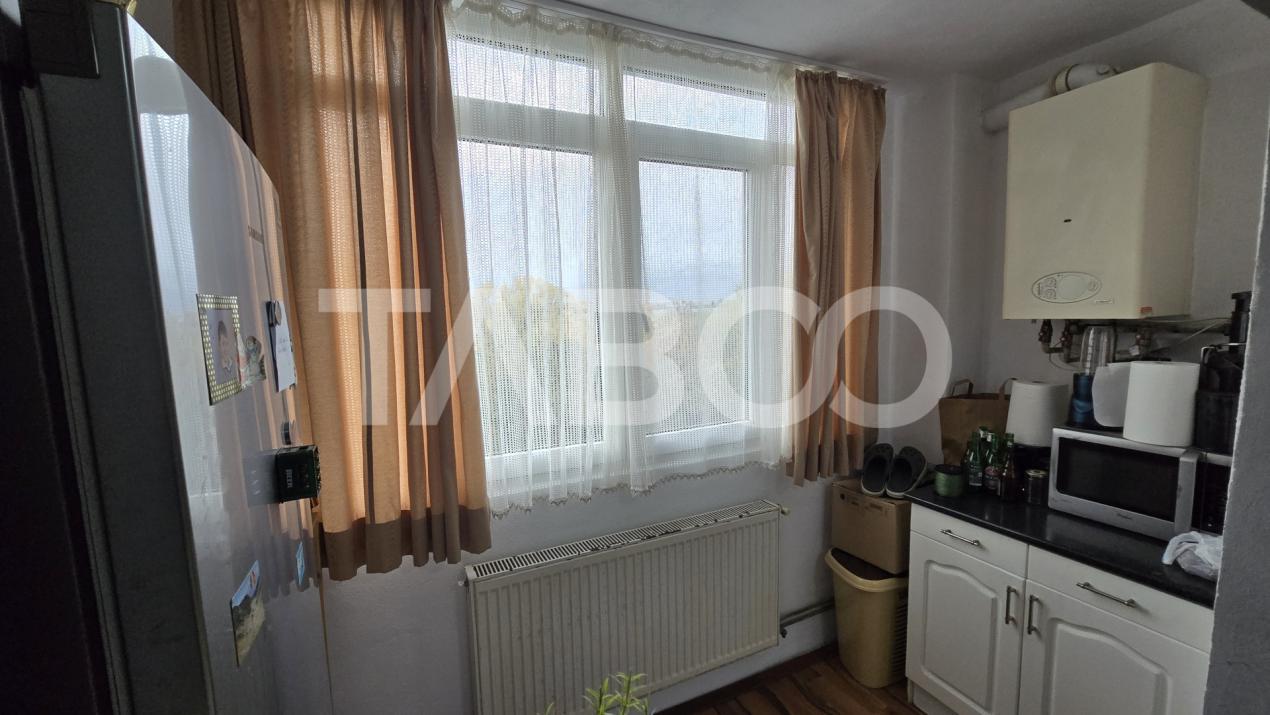 Apartament de vanzare 2 camere la etaj intermediar in zona Siretului