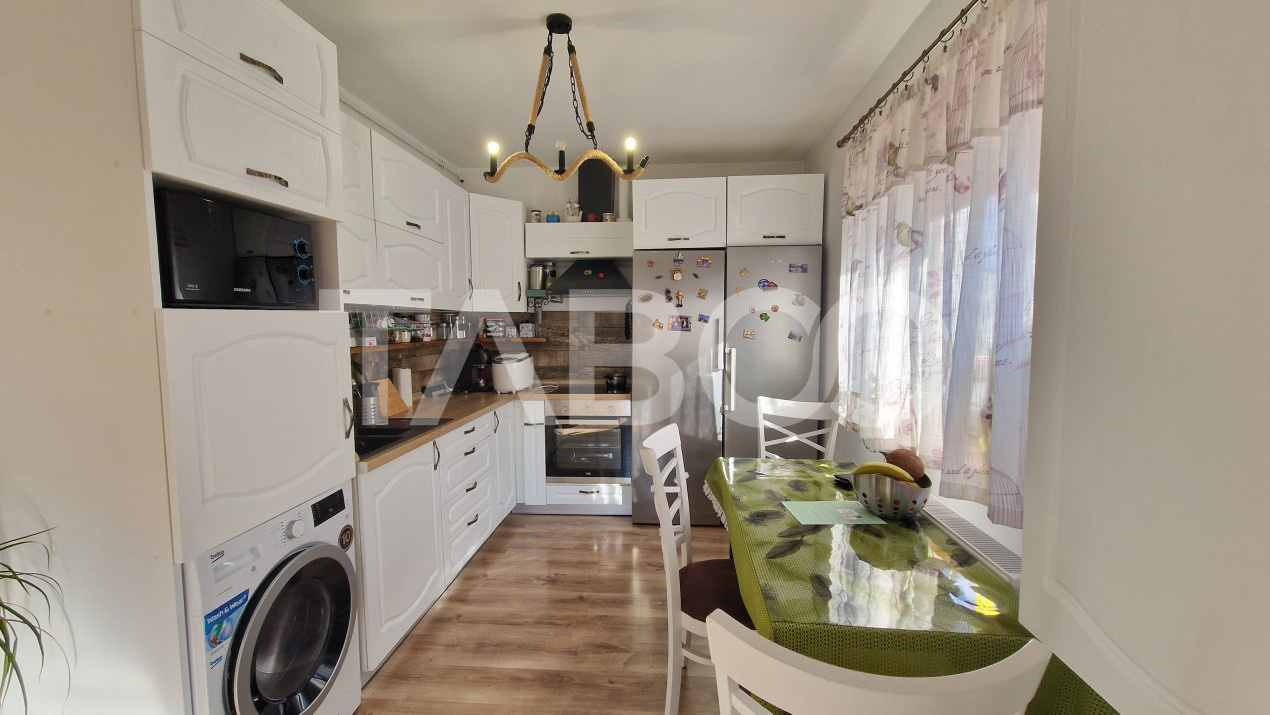 Apartament de vanzare 2 camere pod depozitare parcare si 2 balcoane