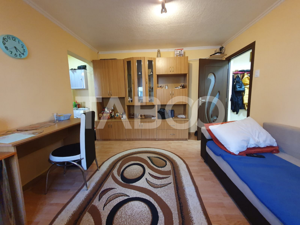 Apartament de vanzare 2 camere semidecomandat zona 13 Decembrie in Fagaras - 13 Decembrie