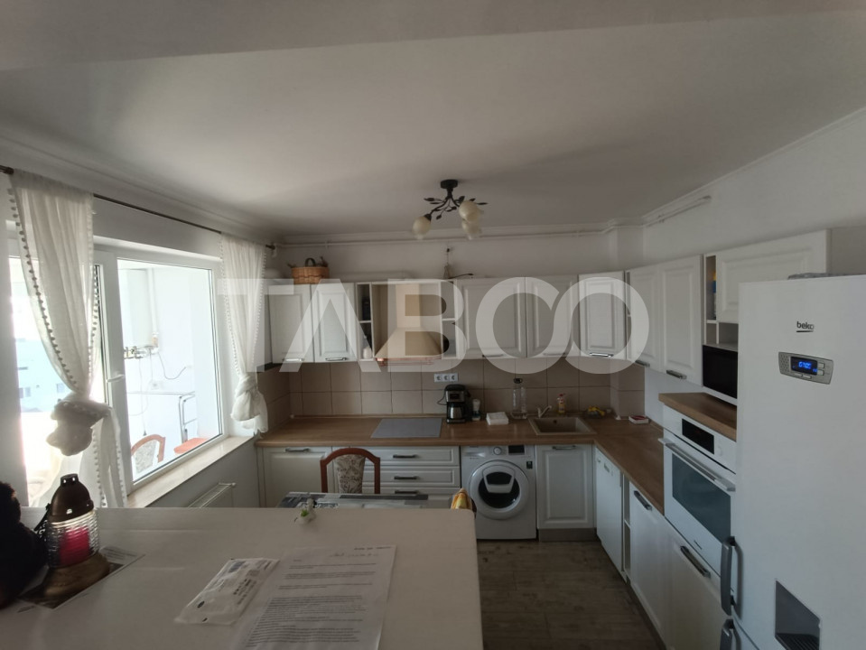 Apartament de vanzare 2 camere si balcon zona Siretului Sibiu