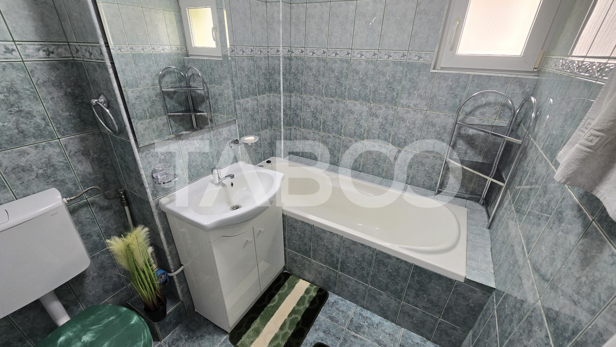 Apartament de vanzare 2 camere si bucatarie separata in Strand 