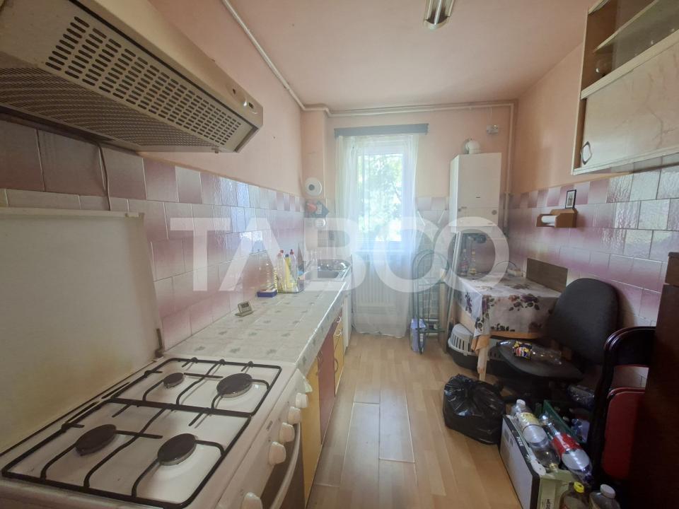 Apartament de vanzare 2 camere si pivnita parter inalt Rahovei Sibiu