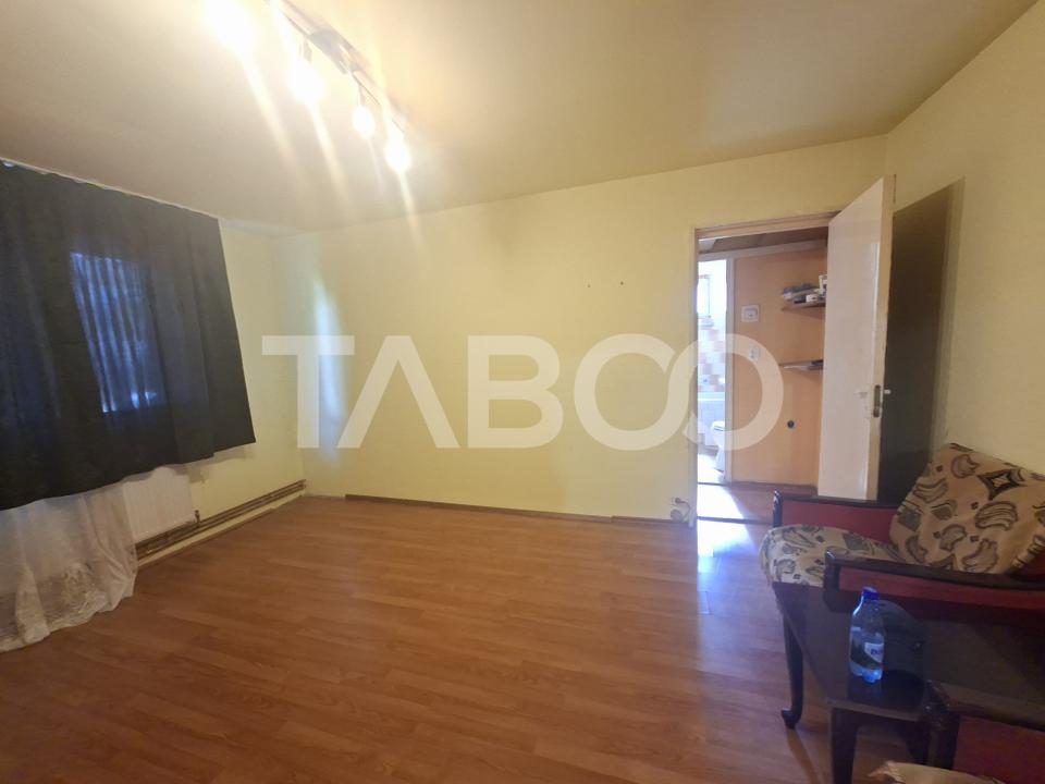 Apartament de vanzare 2 camere si pivnita parter inalt Rahovei Sibiu