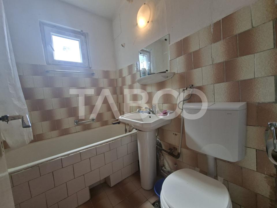Apartament de vanzare 2 camere si pivnita parter inalt Rahovei Sibiu