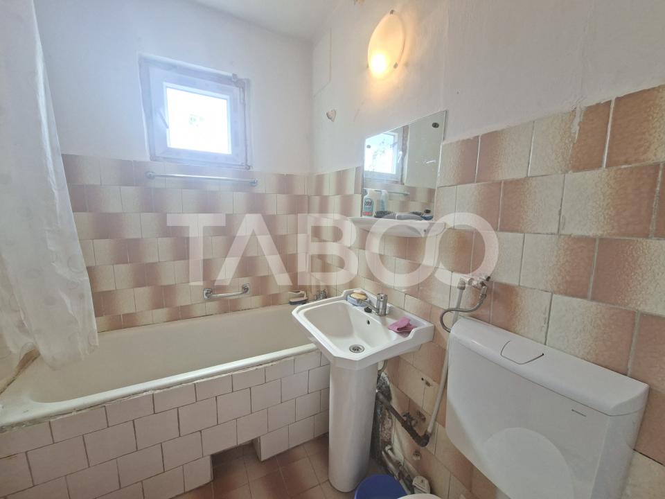 Apartament de vanzare 2 camere si pivnita parter inalt Rahovei Sibiu