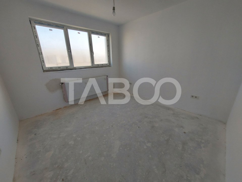 Apartament de vanzare 3 camere 2 bai 1 logie 1 balcon loc parcare