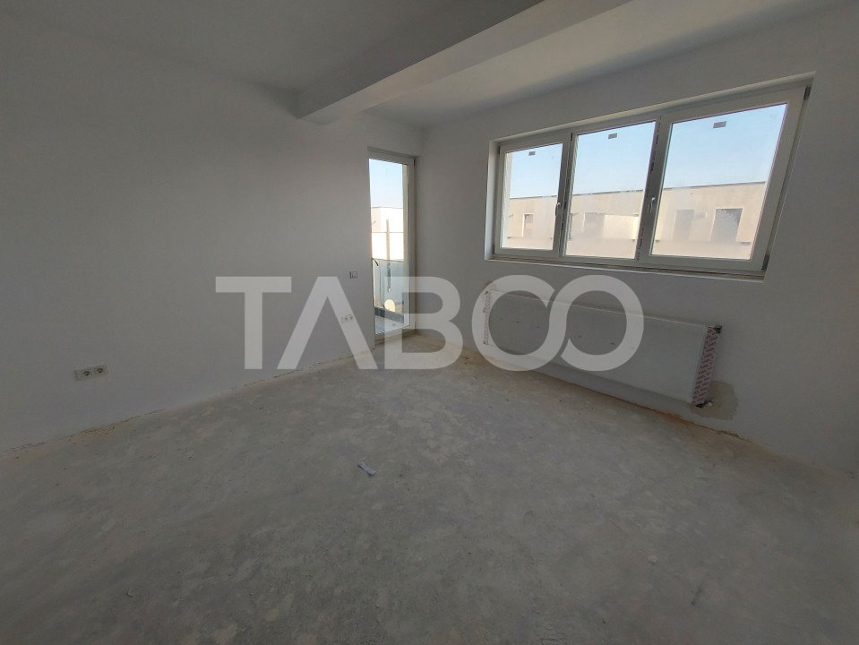 Apartament de vanzare 3 camere 2 bai 1 logie 1 balcon loc parcare
