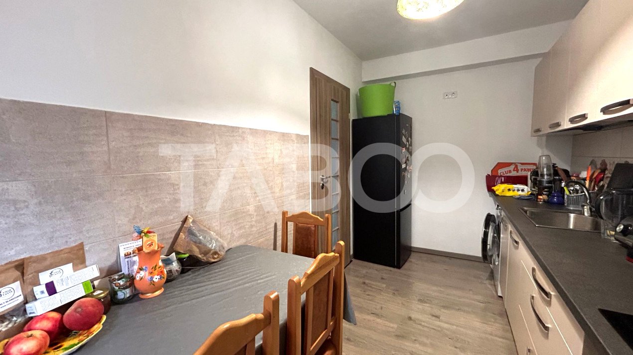 Apartament de vanzare 3 camere 2 bai 2 balcoane loc de parcare Sibiu