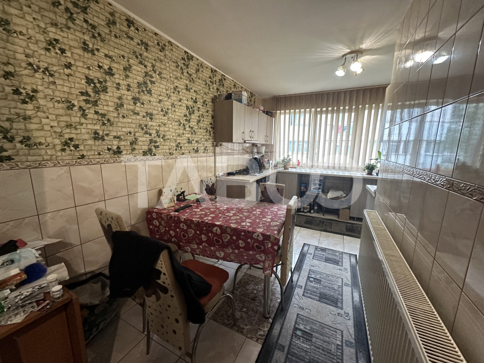 Apartament de vanzare 3 camere 2 bai 95 mp utili etaj 2 Zona Parcului