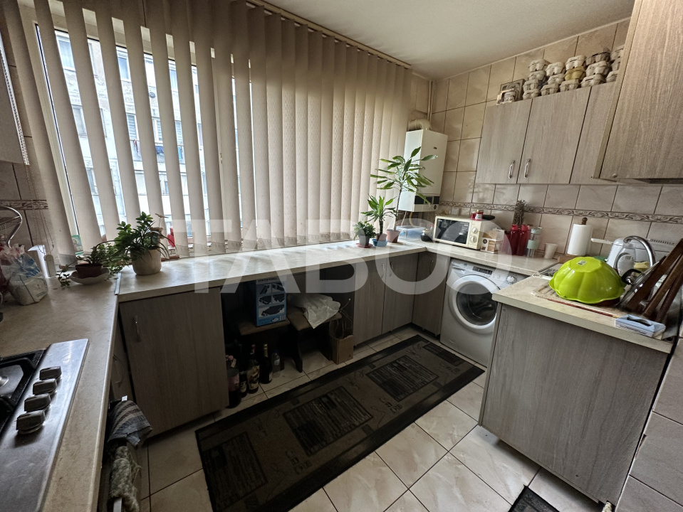 Apartament de vanzare 3 camere 2 bai 95 mp utili etaj 2 Zona Parcului