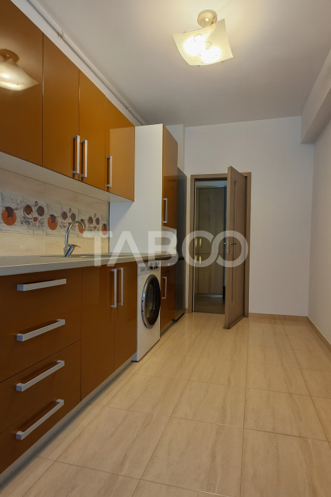 Apartament de vanzare 3 camere 2 bai etaj 1 zona Brana Selimbar