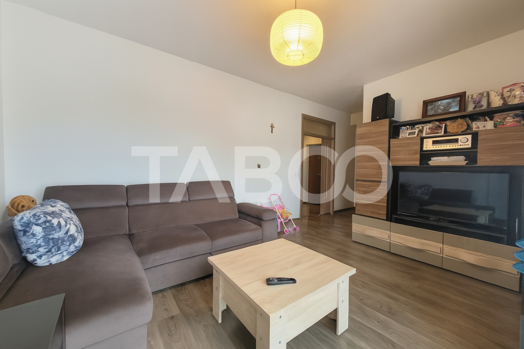 Apartament de vanzare 3 camere 2 bai etaj 1 zona Brana Selimbar in Sibiu - Vasile Dobrian