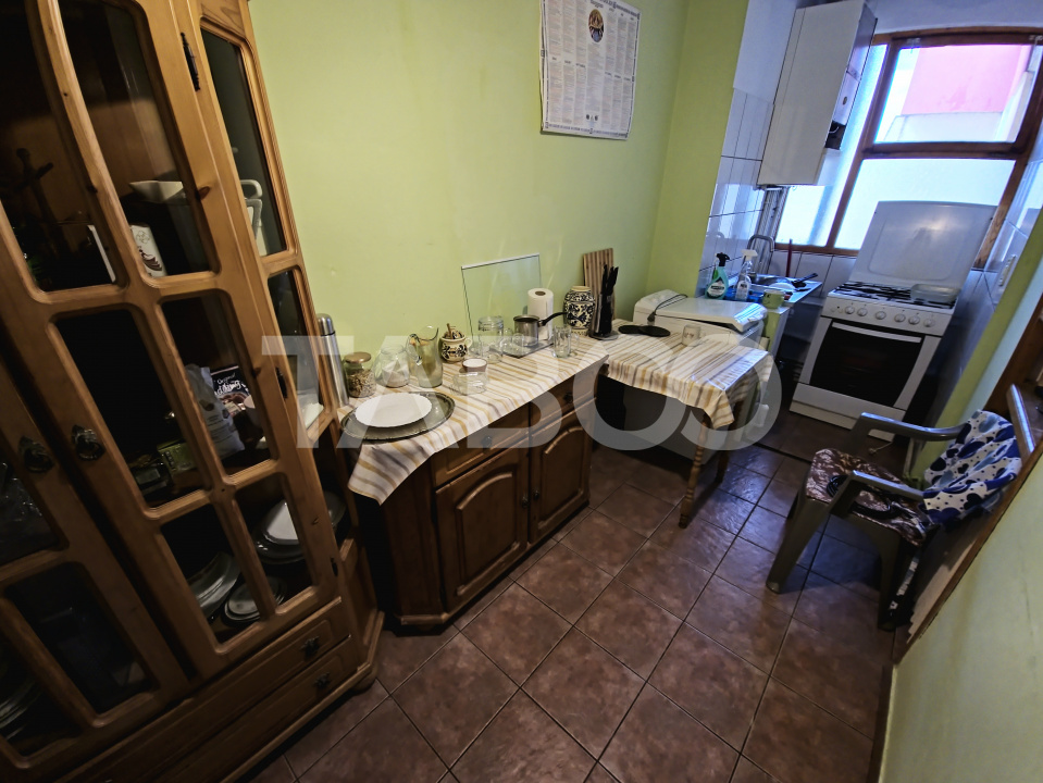 Apartament de vanzare 3 camere 2 balconae mobilat utilat Strand