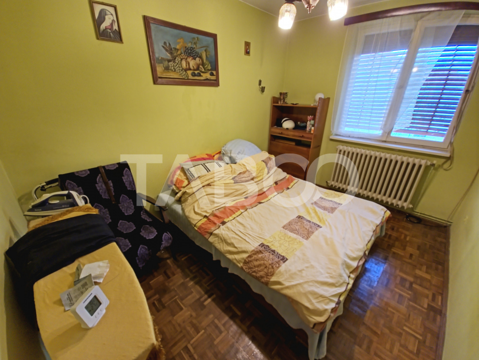 Apartament de vanzare 3 camere 2 balconae mobilat utilat Strand