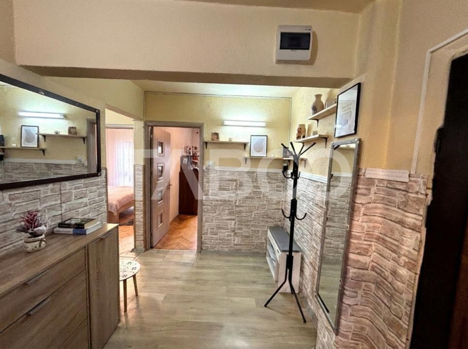 Apartament de vanzare 3 camere 55mp etaj 2+pivnita  mpu  Valea Aurie