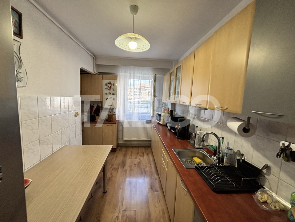 Apartament de vanzare 3 camere 65mp cu pivnita zona Valea Aurie