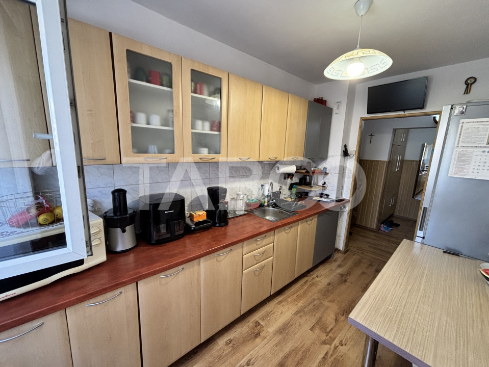 Apartament de vanzare 3 camere 65mp cu pivnita zona Valea Aurie