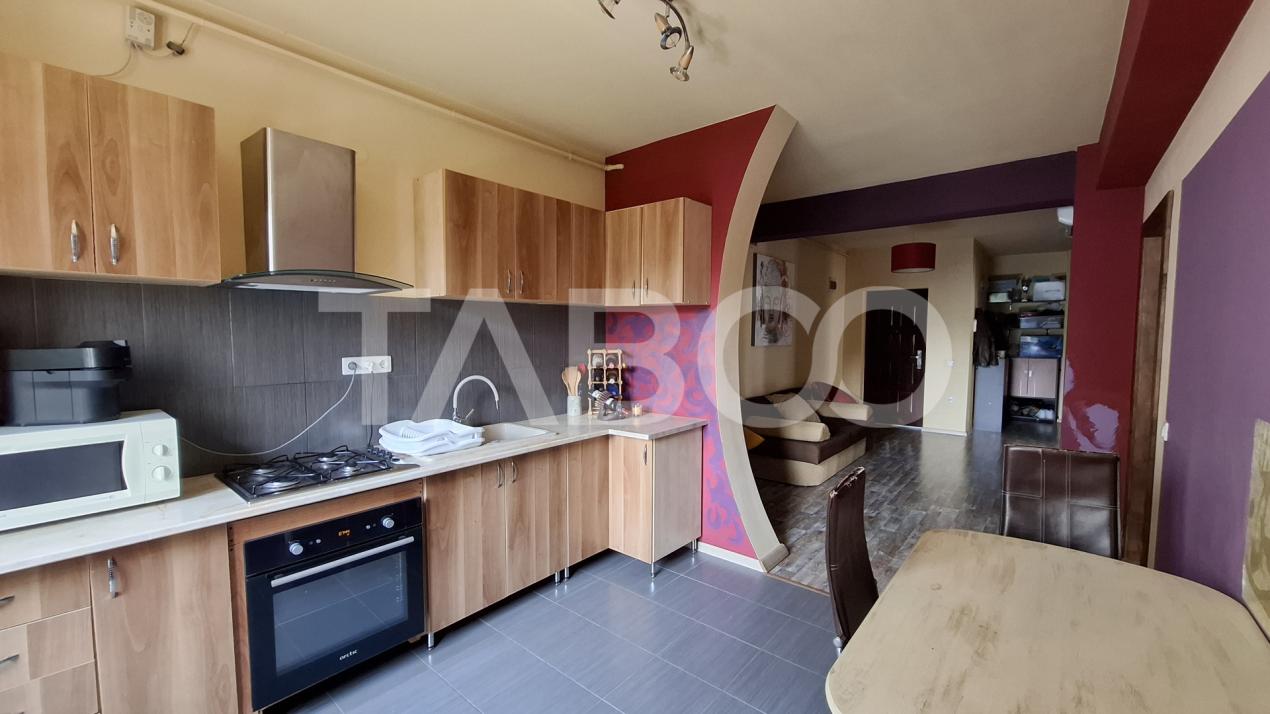 Apartament de vanzare 3 camere 68 mp etaj 1 strada Frunzei Turnisor