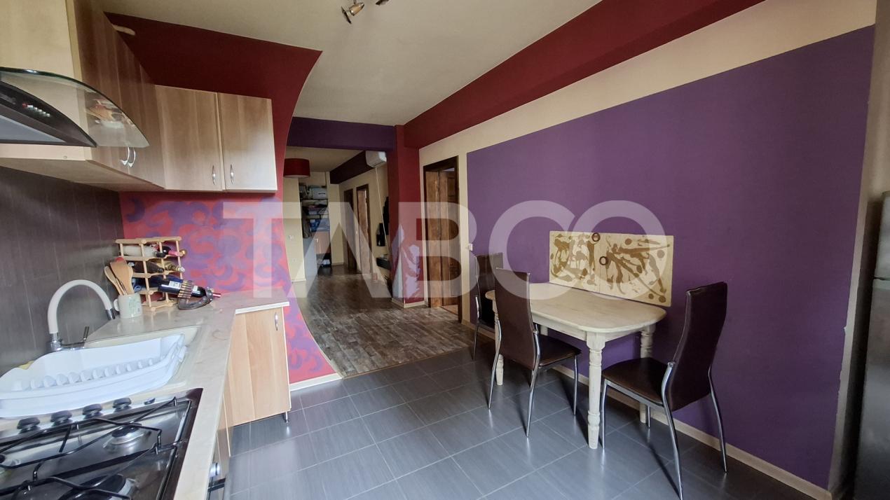 Apartament de vanzare 3 camere 68 mp etaj 1 strada Frunzei Turnisor