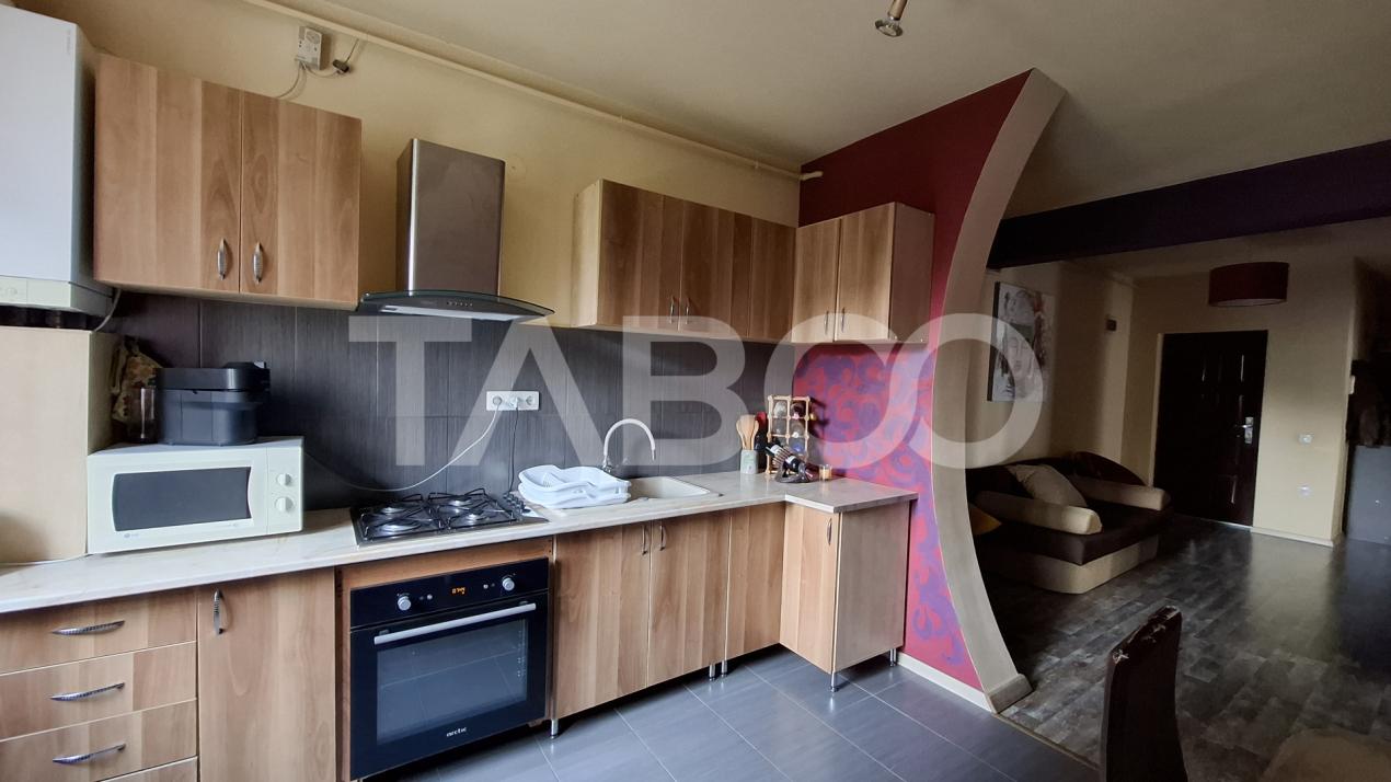 Apartament de vanzare 3 camere 68 mp etaj 1 strada Frunzei Turnisor
