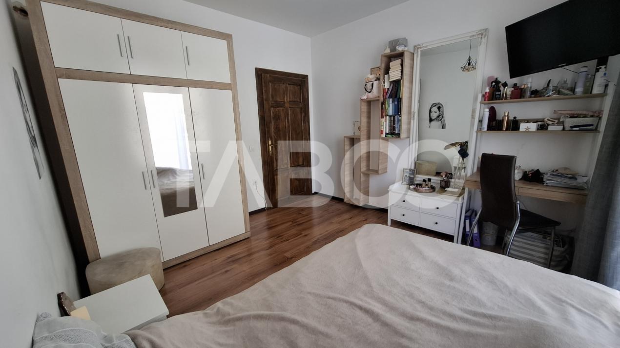 Apartament de vanzare 3 camere 68 mp etaj 1 strada Frunzei Turnisor