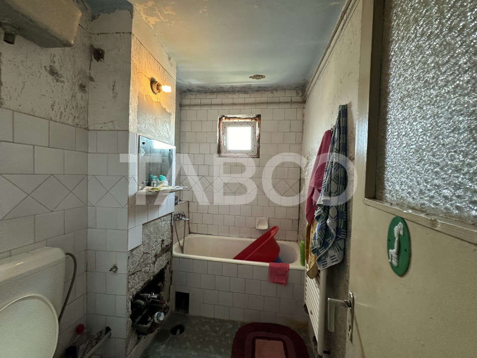 Apartament de vanzare 3 camere 75 mp utili  zona Negoiu Fagaras