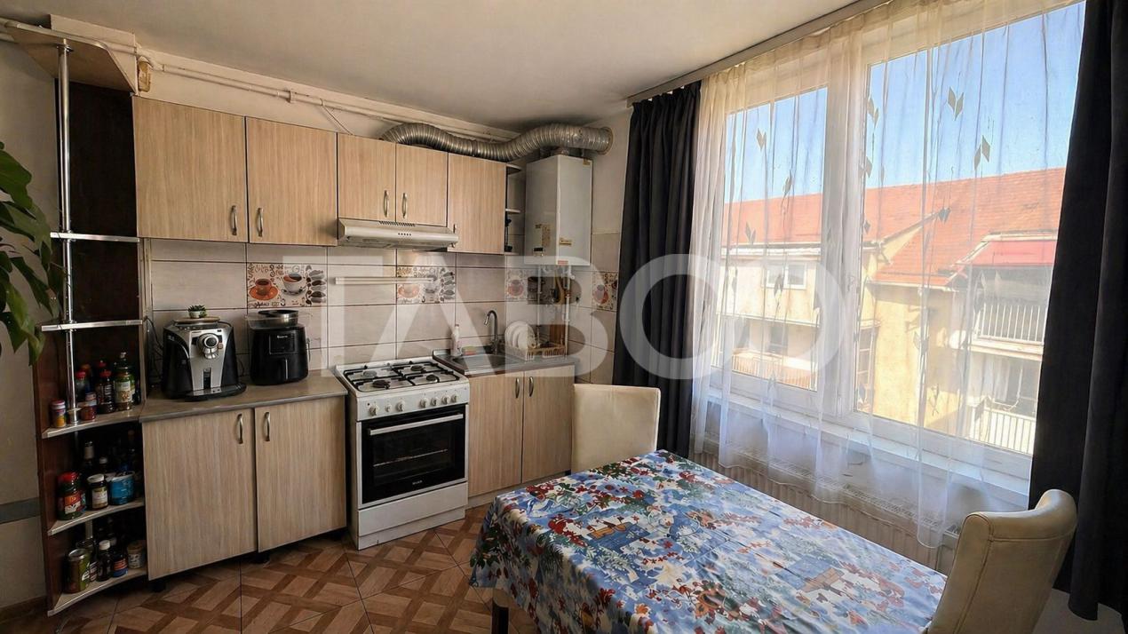 Apartament de vanzare 3 camere 76 mpu zona Terezian Sibiu