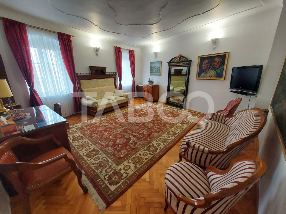 Apartament de vanzare 3 camere 77 mpu pivnita anexa in Centrul Istoric