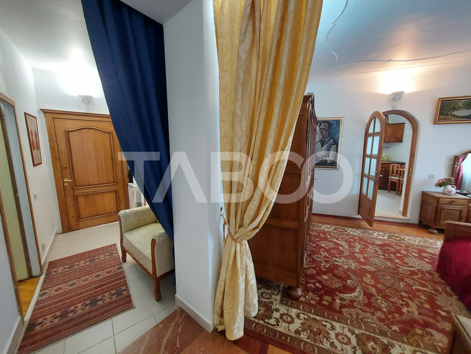 Apartament de vanzare 3 camere 77 mpu pivnita anexa in Centrul Istoric