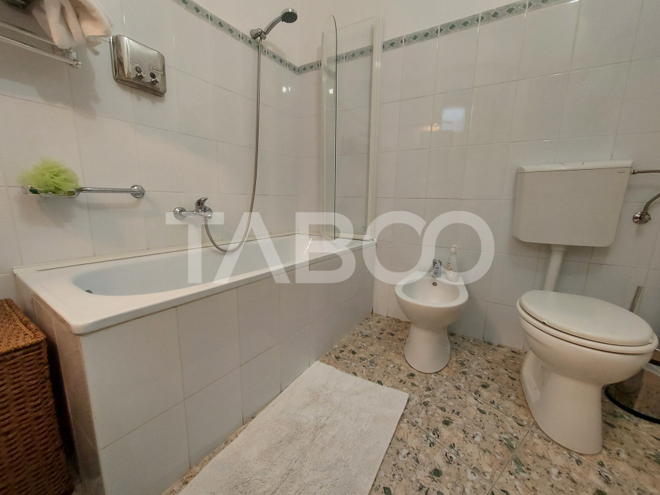 Apartament de vanzare 3 camere 77 mpu pivnita anexa in Centrul Istoric