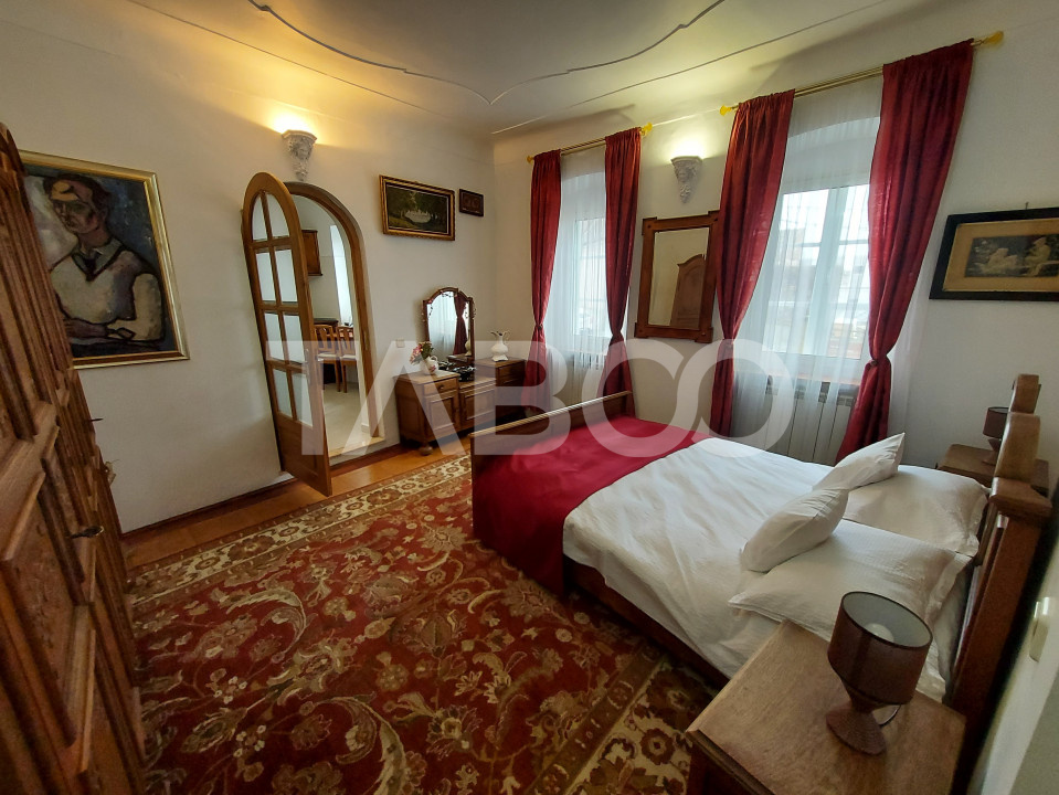 Apartament de vanzare 3 camere 77 mpu pivnita anexa in Centrul Istoric