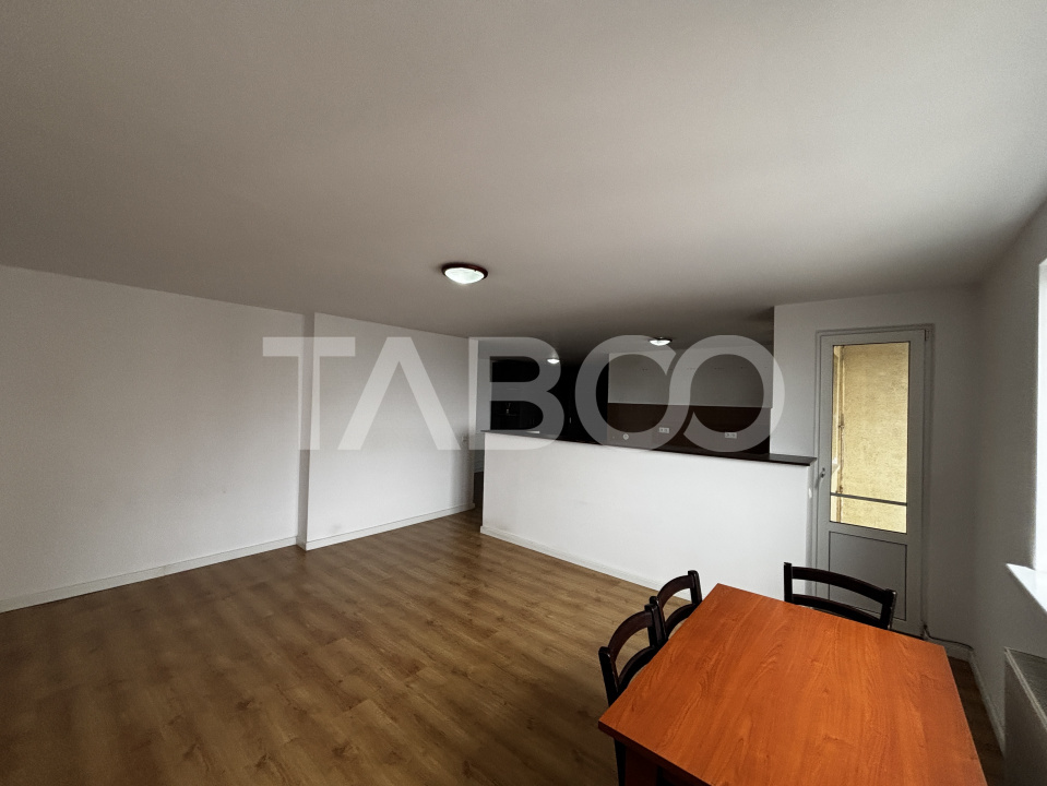 Apartament de vanzare 3 camere 82 mp + doua balcoane Zona Rahovei in Sibiu - Aleea Streiu