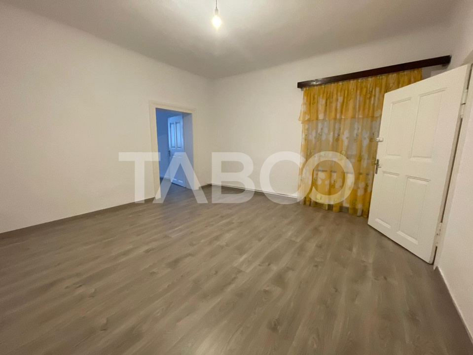 Apartament de vanzare 3 camere 91 mpu loc de parcare Orasul de Jos