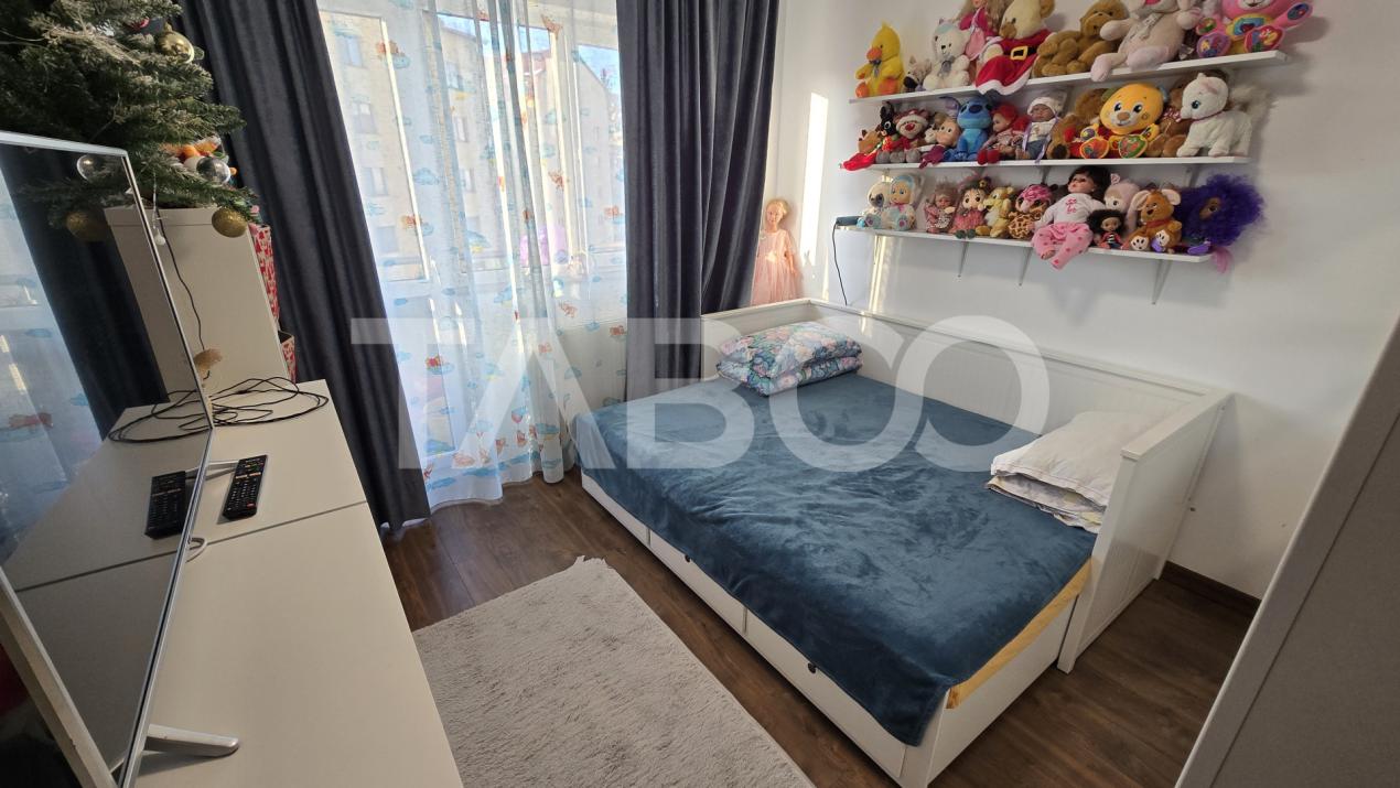 Apartament de vanzare 3 camere 93mp 2 bai balcoane zona Rahovei Sibiu